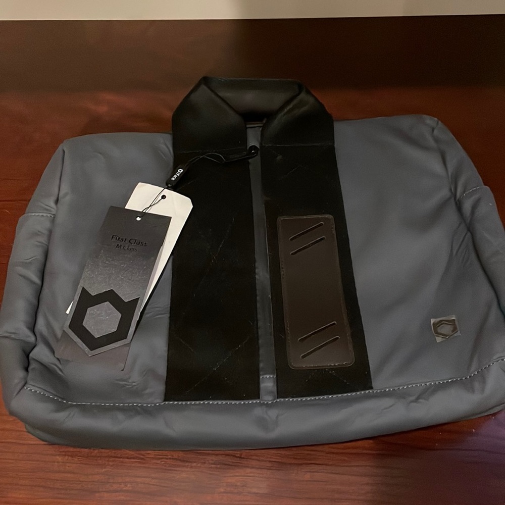 iFace Laptop Bag. First Class M Class. Dark Gray.